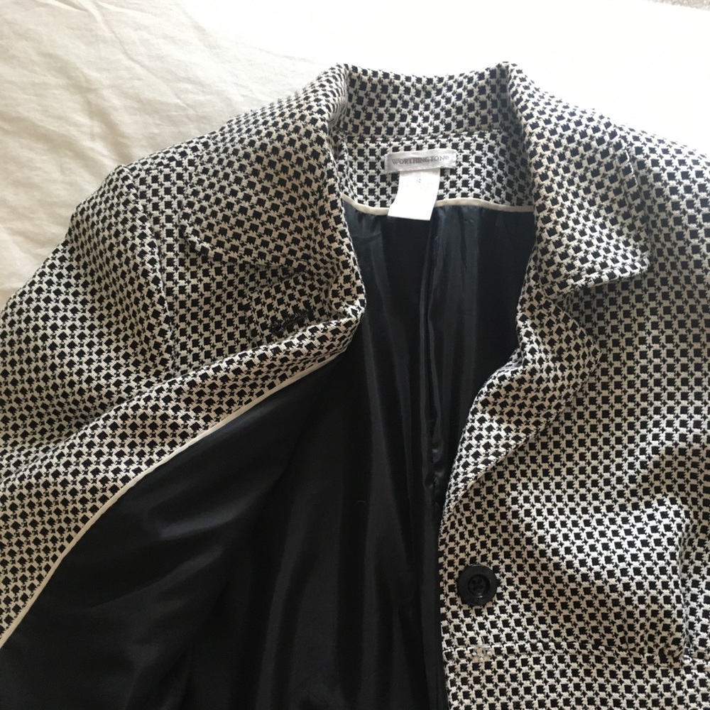 Blazer - Picture 4 of 8